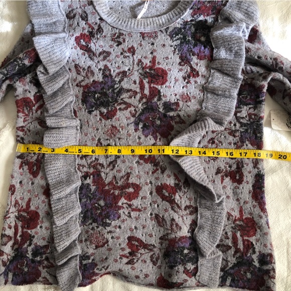 Free People ruffle floral sweater bell sleeve size L NWT - Picture 15 of 16